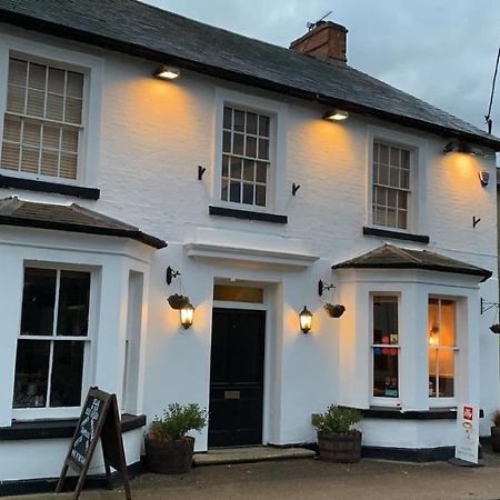 מלון Whittlebury The Fox And Hounds מראה חיצוני תמונה