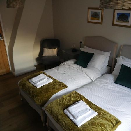 מלון Whittlebury The Fox And Hounds מראה חיצוני תמונה