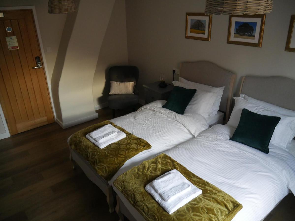 מלון Whittlebury The Fox And Hounds מראה חיצוני תמונה